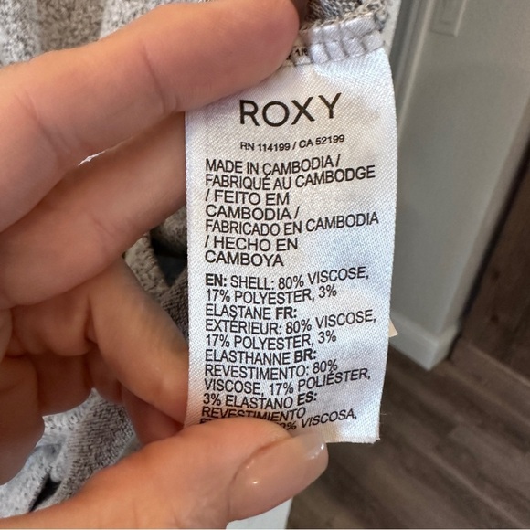 Roxy Women’s Lightweight Gray Knit Long Sleeve Top Size Large - Cozy & Casual - Picture 7 of 10